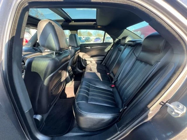 2018 Chrysler 300 (2005-2023) - Image 12 of 18
