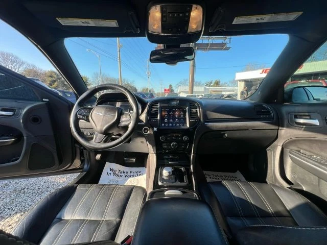 2018 Chrysler 300 (2005-2023) - Image 13 of 18