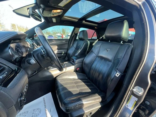 2018 Chrysler 300 (2005-2023) - Image 11 of 18