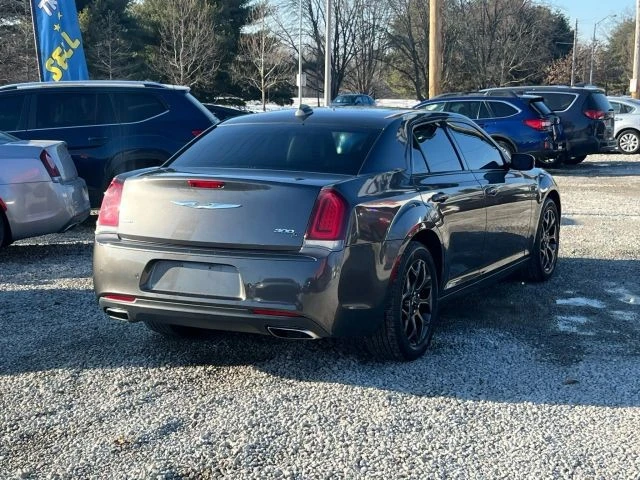 2018 Chrysler 300 (2005-2023) - Image 8 of 18