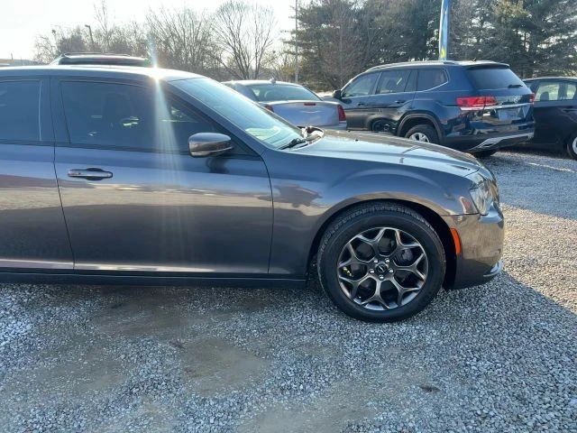 2018 Chrysler 300 (2005-2023) - Image 10 of 18