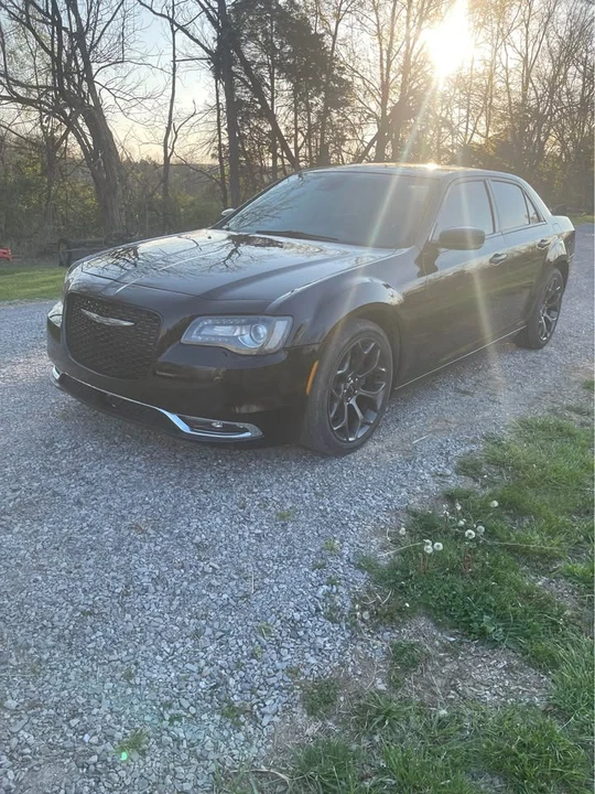 2018 Chrysler 300 (2005-2023) - Image 2 of 8
