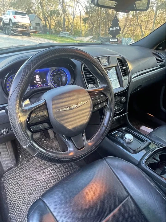 2018 Chrysler 300 (2005-2023) - Image 8 of 8