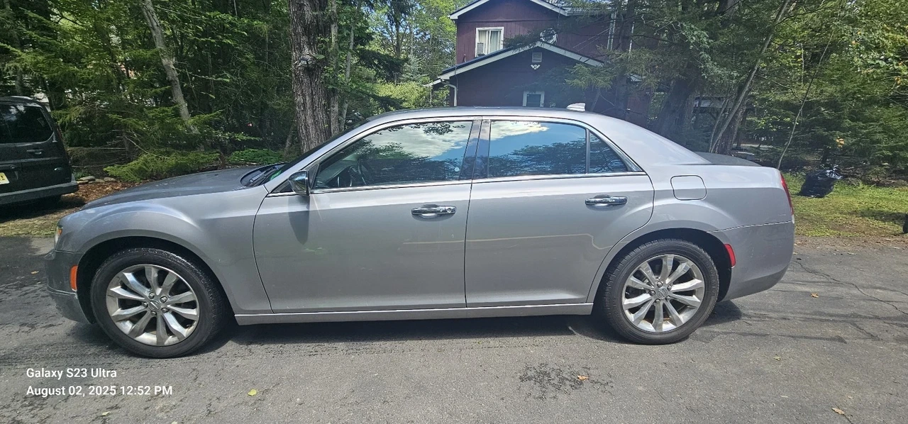 2018 Chrysler 300 (2005-2023) - Image 4 of 12