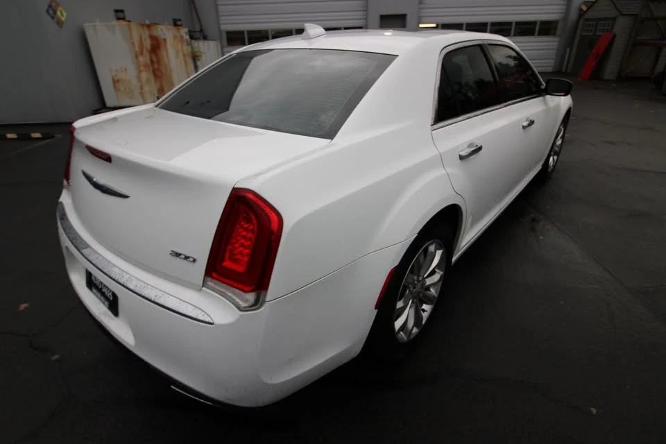 2018 Chrysler 300 (2005-2023) - Image 7 of 13