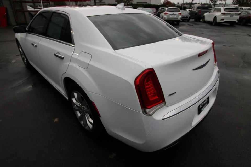 2018 Chrysler 300 (2005-2023) - Image 5 of 13