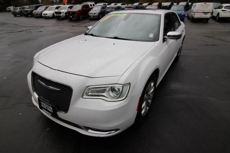 2018 Chrysler 300 (2005-2023) - Image 3 of 13