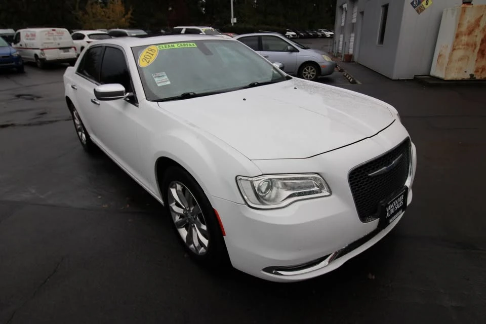 2018 Chrysler 300 (2005-2023) - Image 9 of 13