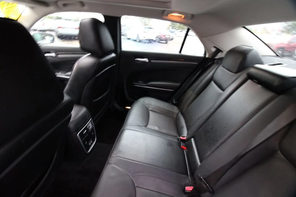 2018 Chrysler 300 (2005-2023) - Image 11 of 13