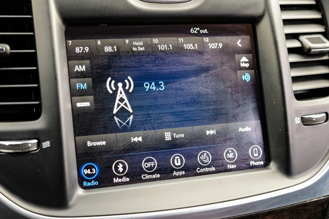 2018 Chrysler 300 (2005-2023) - Image 27 of 31