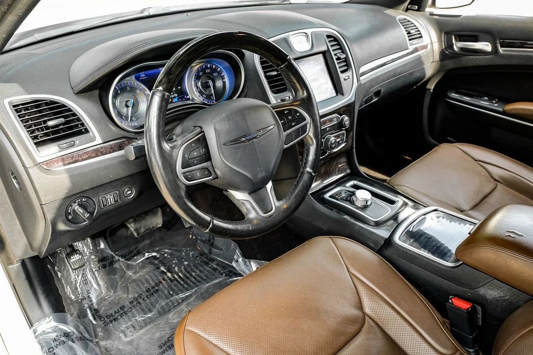 2018 Chrysler 300 (2005-2023) - Image 4 of 31