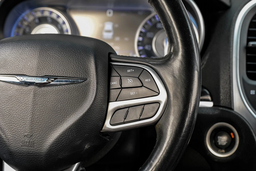 2018 Chrysler 300 (2005-2023) - Image 18 of 31