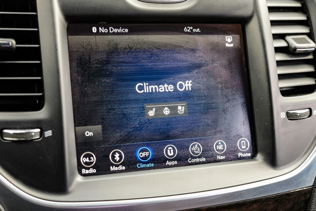 2018 Chrysler 300 (2005-2023) - Image 26 of 31