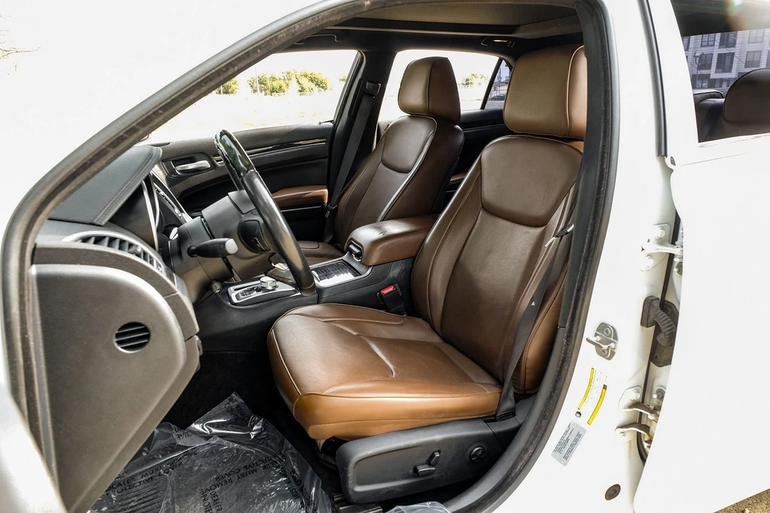 2018 Chrysler 300 (2005-2023) - Image 30 of 31