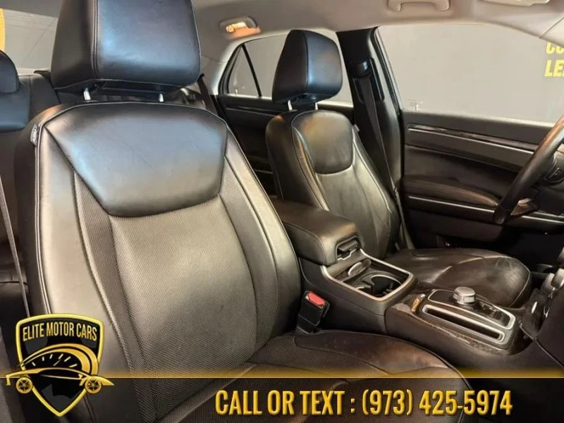 2018 Chrysler 300 (2005-2023) - Image 12 of 12