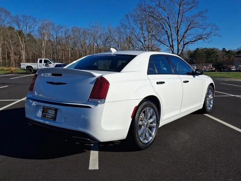 2018 Chrysler 300 (2005-2023) - Image 6 of 12