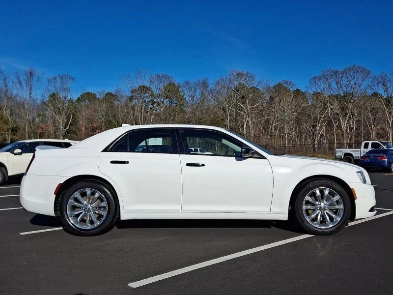 2018 Chrysler 300 (2005-2023) - Image 7 of 12