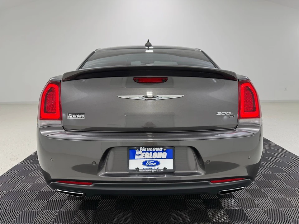 2018 Chrysler 300 (2005-2023) - Image 7 of 21