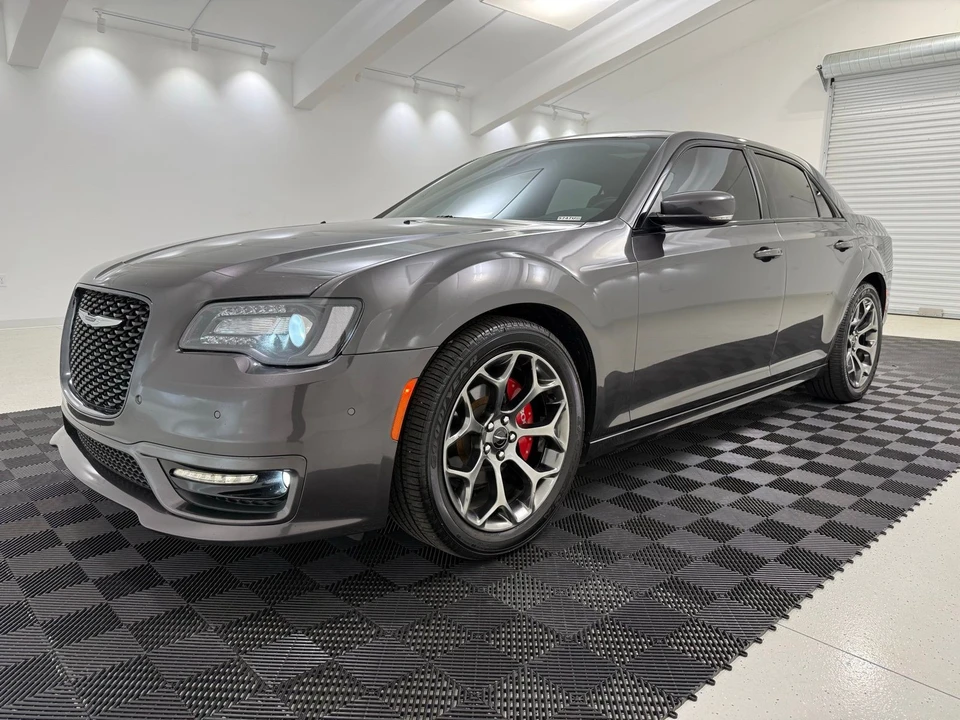 2018 Chrysler 300 (2005-2023) - Image 3 of 21