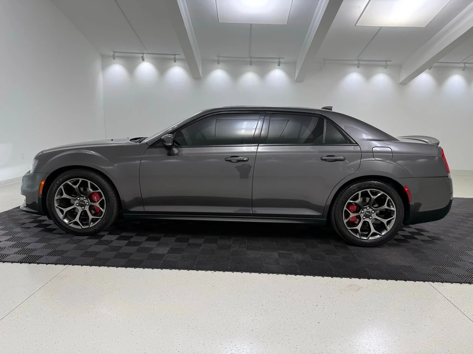 2018 Chrysler 300 (2005-2023) - Image 4 of 21