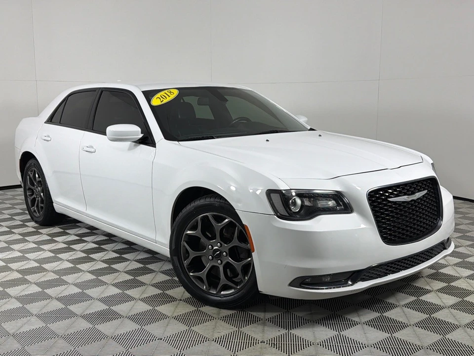 2018 Chrysler 300 (2005-2023) - Image 2 of 21