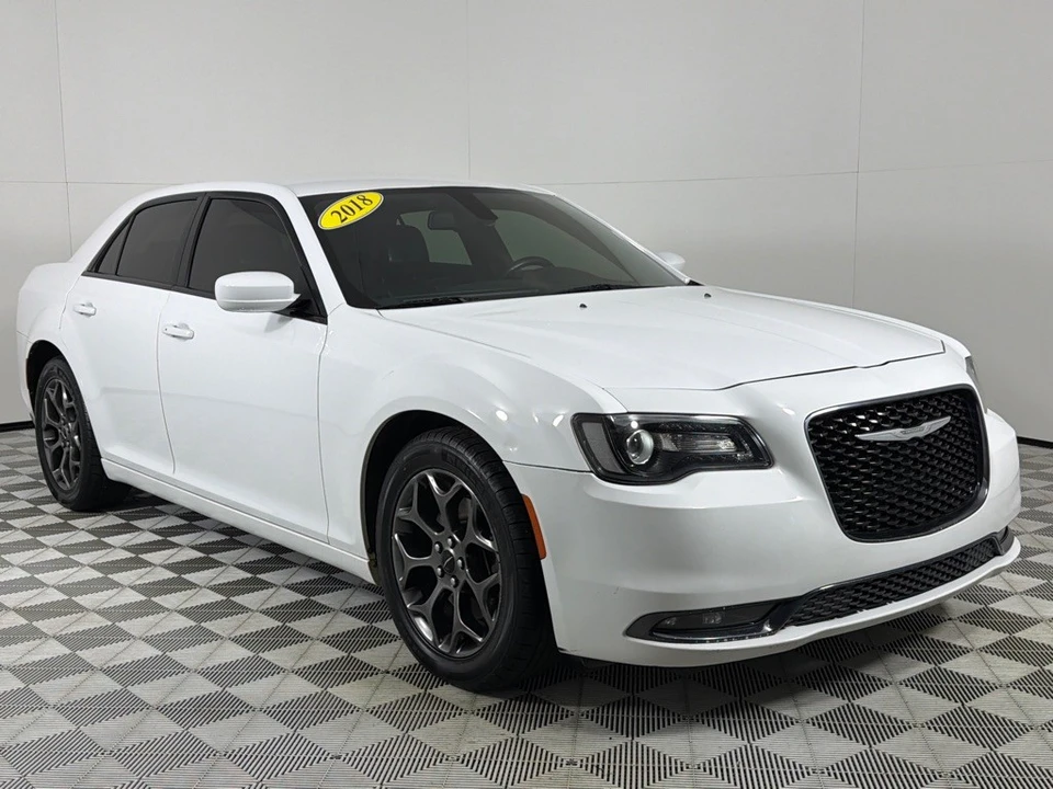 2018 Chrysler 300 (2005-2023) - Image 3 of 21