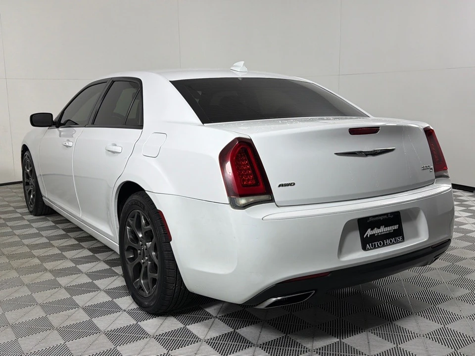 2018 Chrysler 300 (2005-2023) - Image 5 of 21