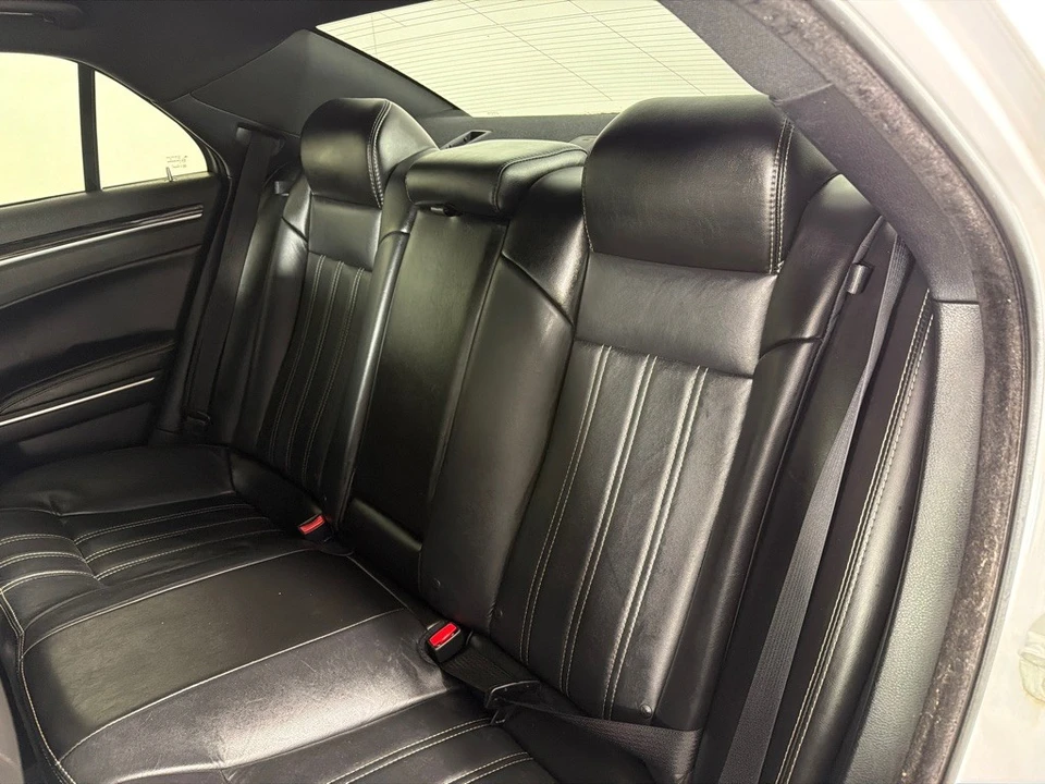2018 Chrysler 300 (2005-2023) - Image 18 of 21