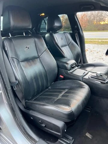 2018 Chrysler 300 (2005-2023) - Image 17 of 18