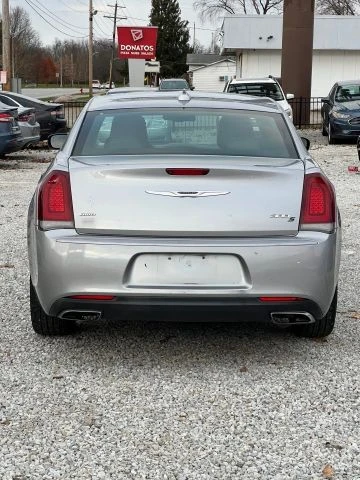 2018 Chrysler 300 (2005-2023) - Image 5 of 18