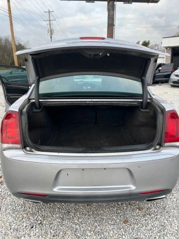 2018 Chrysler 300 (2005-2023) - Image 14 of 18