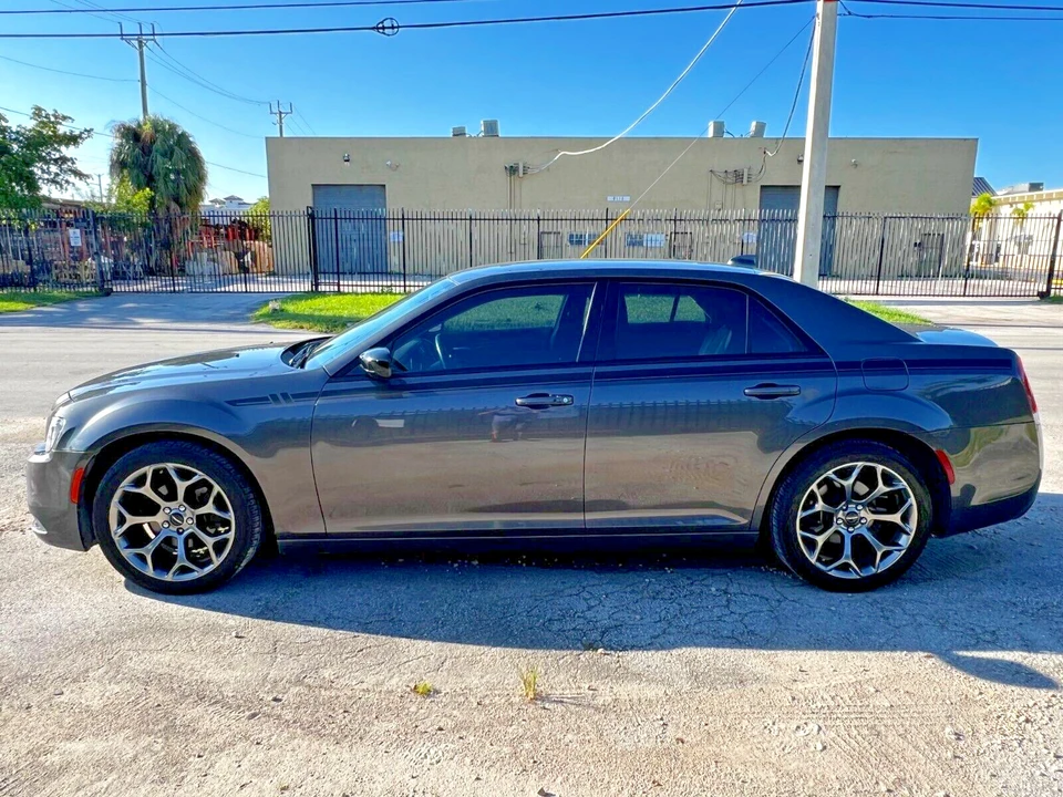 2018 Chrysler 300 (2005-2023) - Image 6 of 27