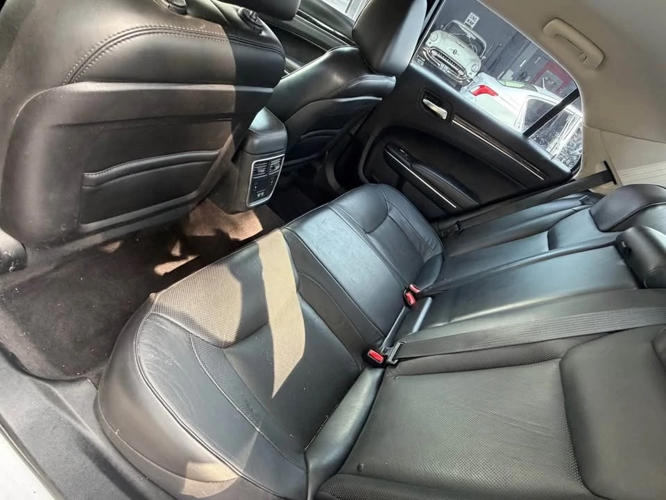 2018 Chrysler 300 (2005-2023) - Image 4 of 7