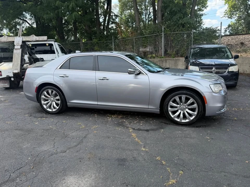 2018 Chrysler 300 (2005-2023) - Image 2 of 7