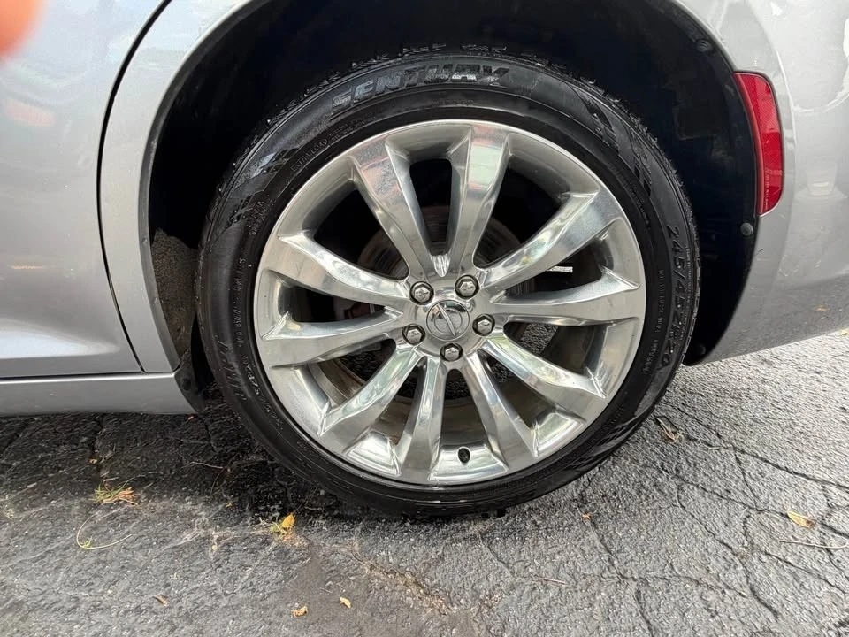 2018 Chrysler 300 (2005-2023) - Image 3 of 7