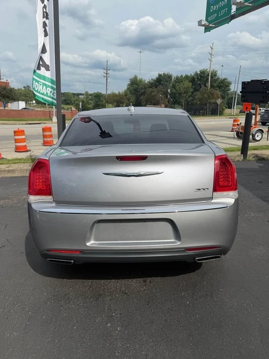 2018 Chrysler 300 (2005-2023) - Image 5 of 7