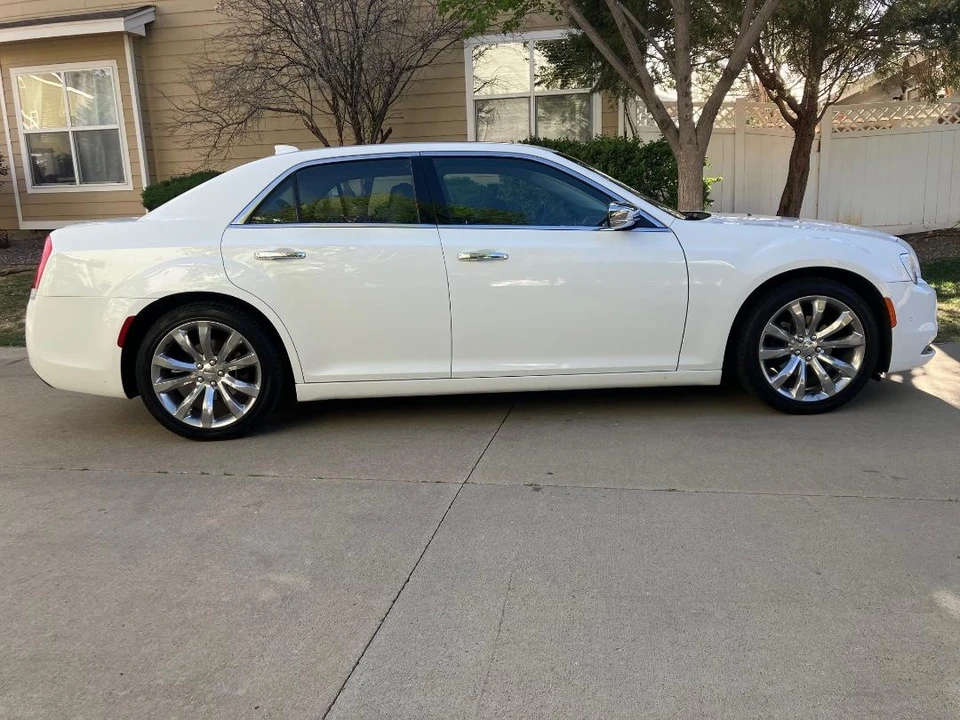 2018 Chrysler 300 (2005-2023) - Image 5 of 31