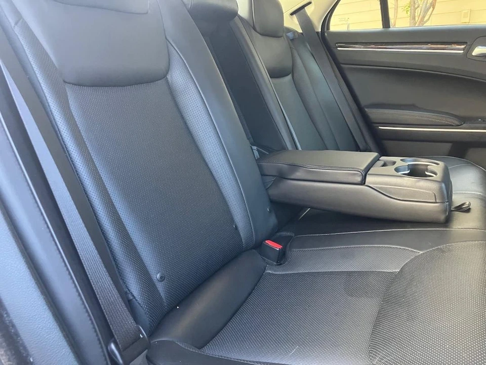 2018 Chrysler 300 (2005-2023) - Image 20 of 31
