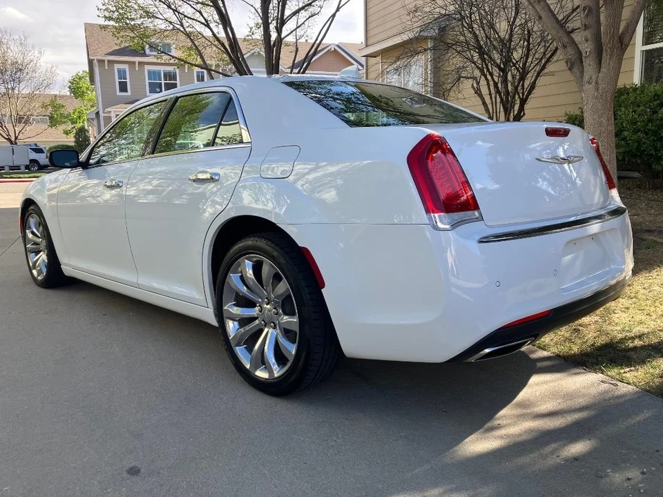 2018 Chrysler 300 (2005-2023) - Image 3 of 31