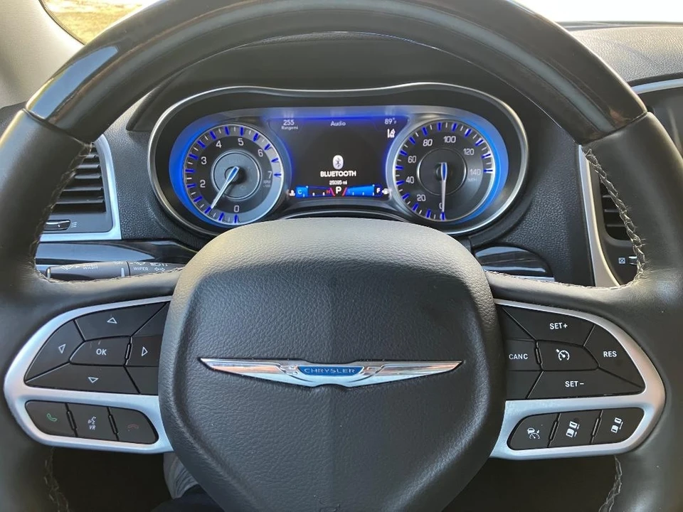 2018 Chrysler 300 (2005-2023) - Image 11 of 31