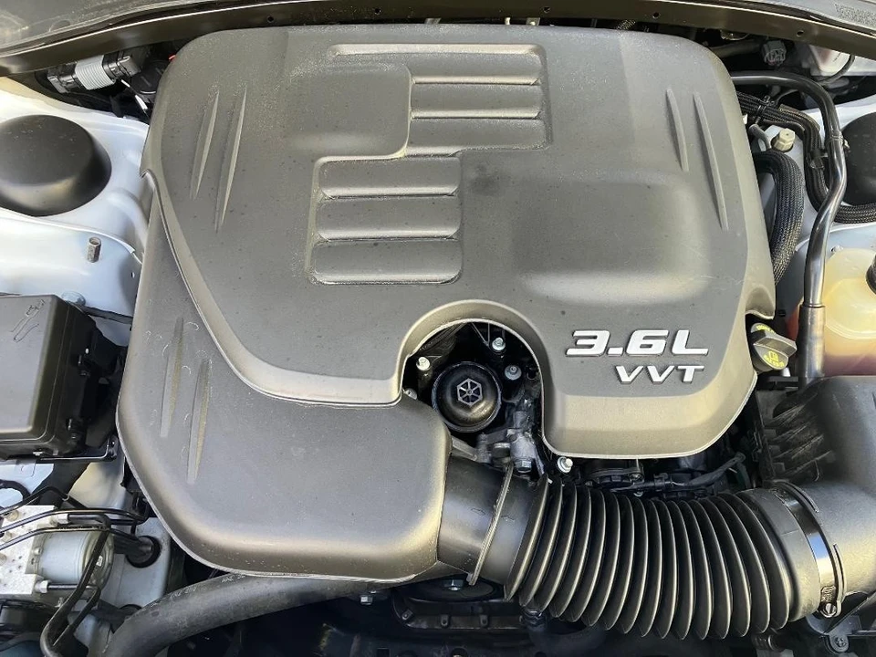 2018 Chrysler 300 (2005-2023) - Image 24 of 31