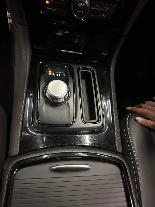 2018 Chrysler 300 (2005-2023) - Image 16 of 21