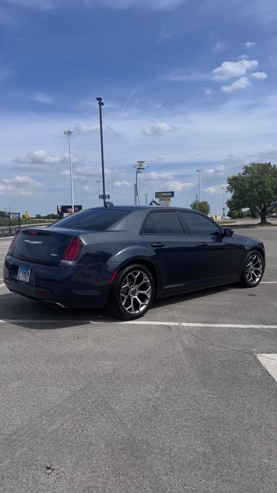 2018 Chrysler 300 (2005-2023) - Image 9 of 21