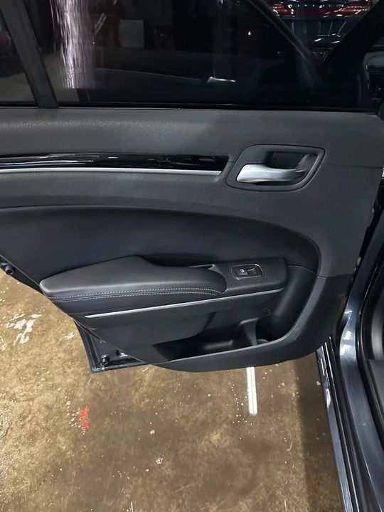 2018 Chrysler 300 (2005-2023) - Image 18 of 21