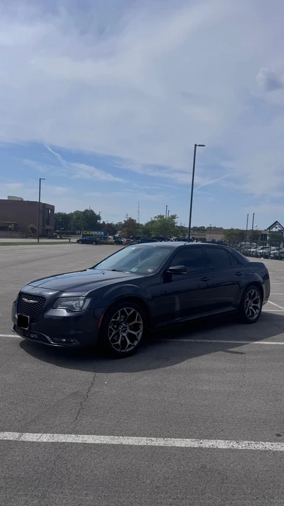 2018 Chrysler 300 (2005-2023) - Image 4 of 21