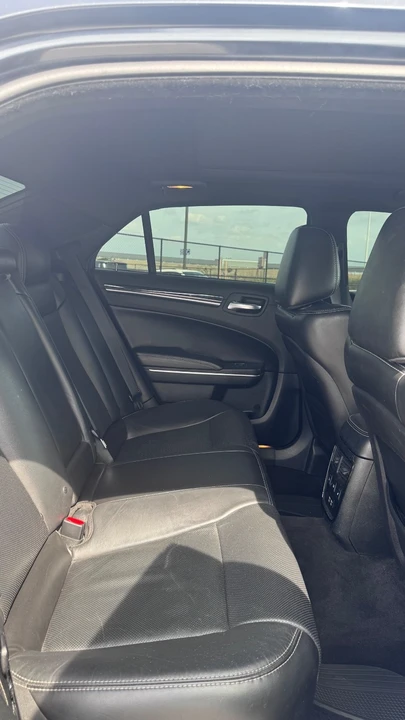 2018 Chrysler 300 (2005-2023) - Image 12 of 21