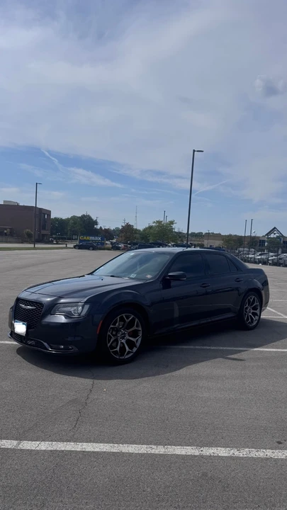2018 Chrysler 300 (2005-2023) - Image 3 of 21