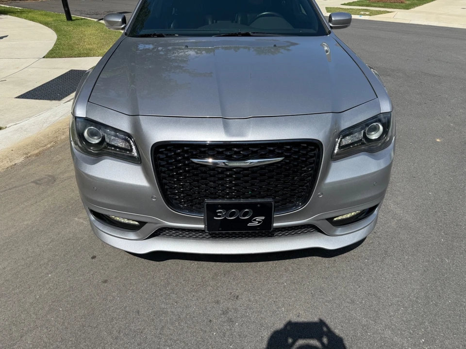 2018 Chrysler 300 (2005-2023) - Image 6 of 24