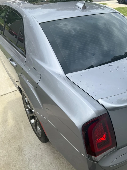 2018 Chrysler 300 (2005-2023) - Image 10 of 24