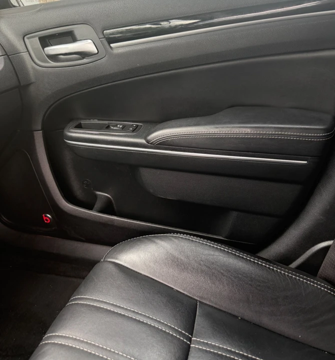 2018 Chrysler 300 (2005-2023) - Image 23 of 24